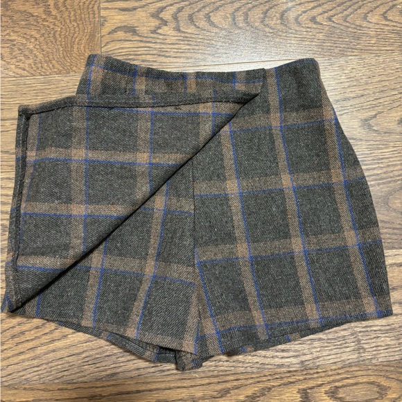 Checkered Mini Skort - Picture 2 of 3